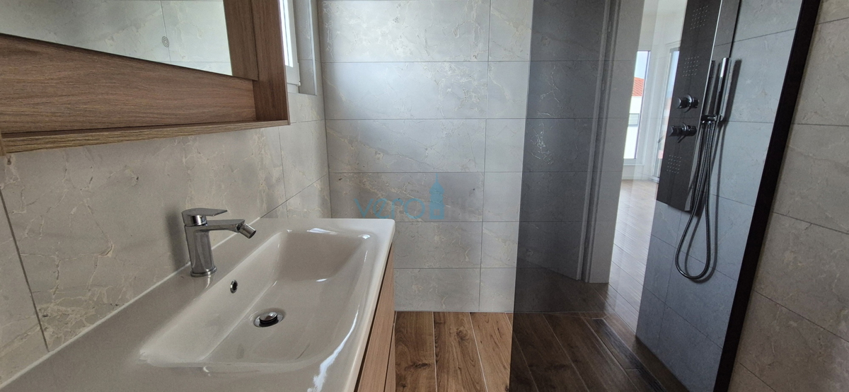 Isola di Krk, Malinska, nuova costruzione, casa moderna con piscina, giardino, vista, vendita