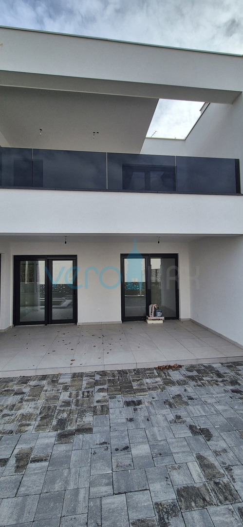 Isola di Krk, Malinska, nuova costruzione, casa moderna con piscina, giardino, vista, vendita