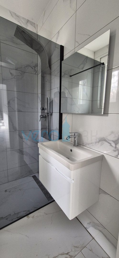 Isola di Krk, Malinska, nuova costruzione, casa moderna con piscina, giardino, vista, vendita