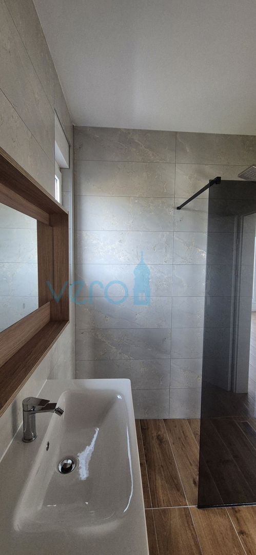 Isola di Krk, Malinska, nuova costruzione, casa moderna con piscina, giardino, vista, vendita