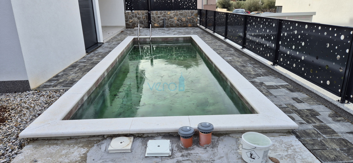 Isola di Krk, Malinska, nuova costruzione, casa moderna con piscina, giardino, vista, vendita