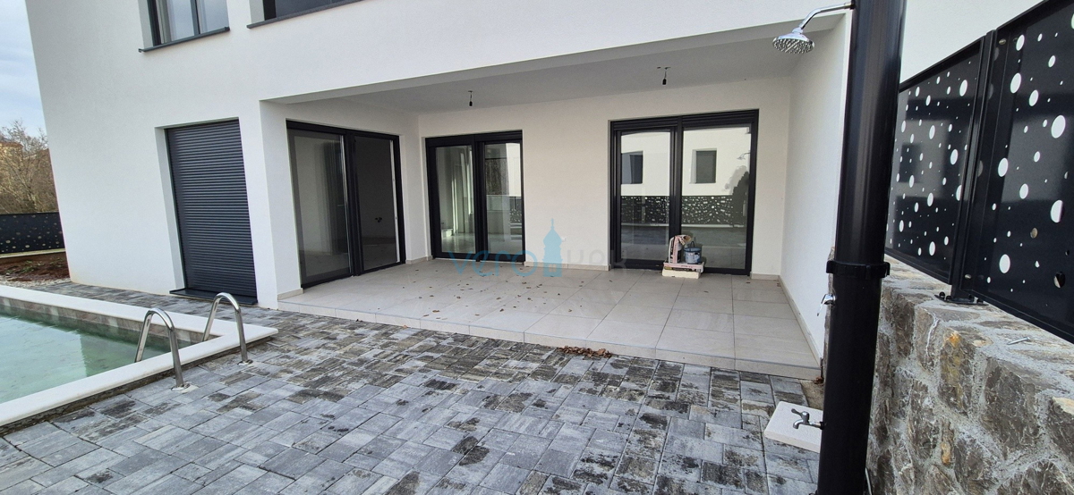 Isola di Krk, Malinska, nuova costruzione, casa moderna con piscina, giardino, vista, vendita