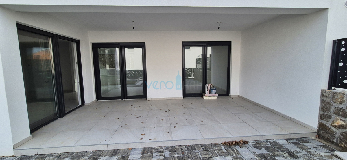 Isola di Krk, Malinska, nuova costruzione, casa moderna con piscina, giardino, vista, vendita