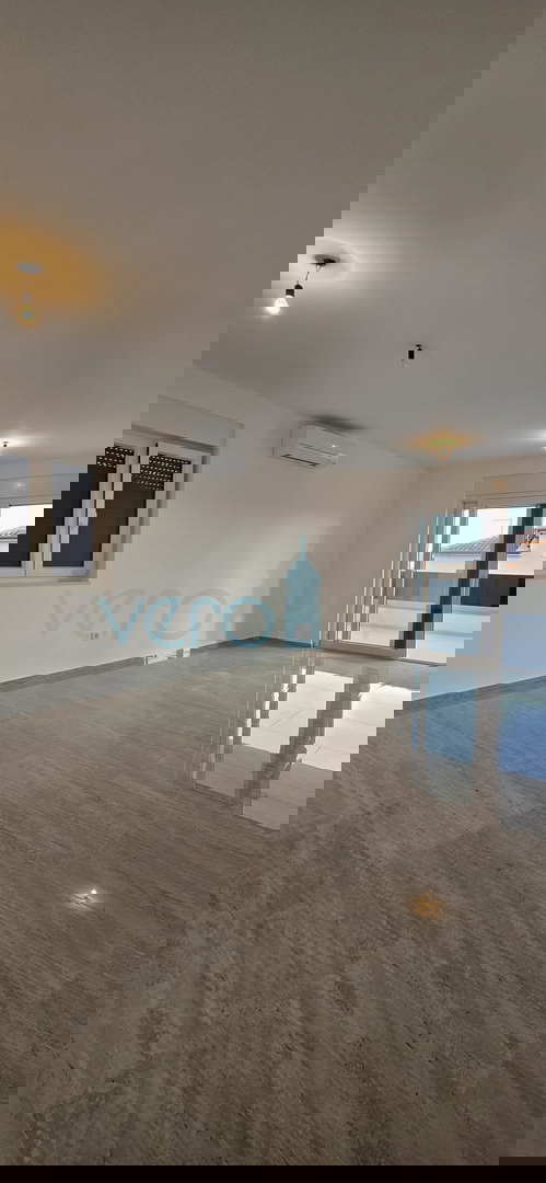 Istra, Novigrad, appartamento bilocale 78 m2, 1° piano, nuova costruzione, terrazza, vista mare, in vendita