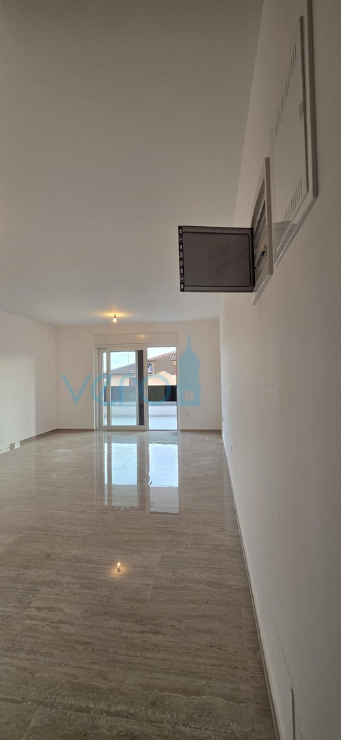 Istra, Novigrad, appartamento bilocale 78 m2, 1° piano, nuova costruzione, terrazza, vista mare, in vendita
