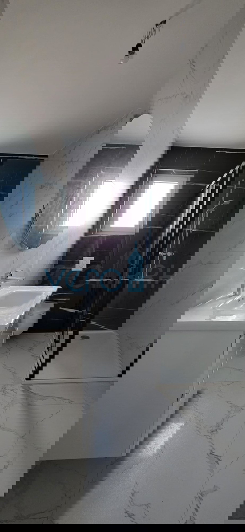 Istra, Novigrad, appartamento bilocale 78 m2, 1° piano, nuova costruzione, terrazza, vista mare, in vendita