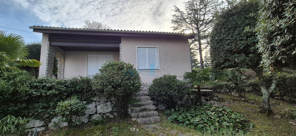 Malinska, Isola di Krk, casa indipendente, giardino, prima fila sul mare, vendita