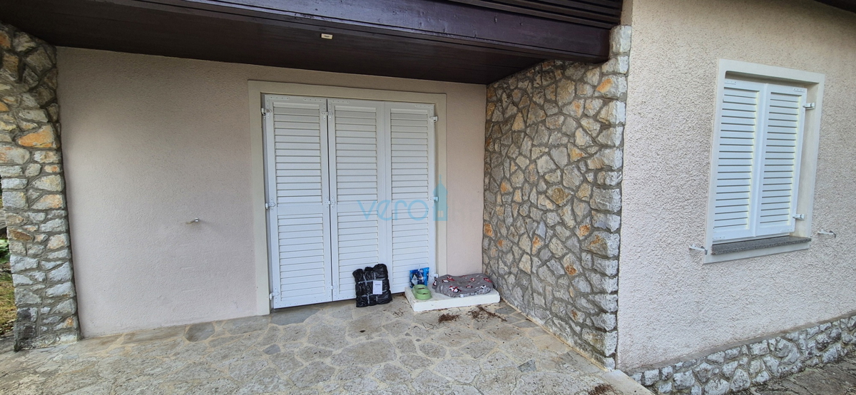 Malinska, Isola di Krk, casa indipendente, giardino, prima fila sul mare, vendita