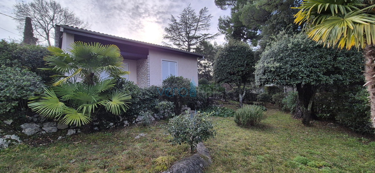 Malinska, Isola di Krk, casa indipendente, giardino, prima fila sul mare, vendita