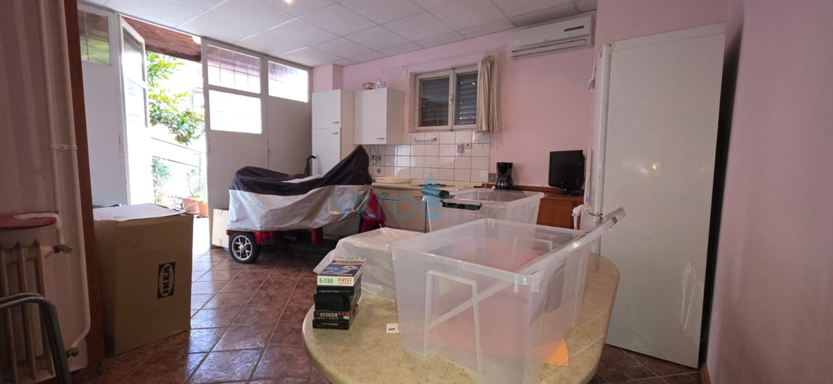 Novi Vinodolski, Bribir, casa bifamiliare 115m2 con giardino di 800m2, vendita