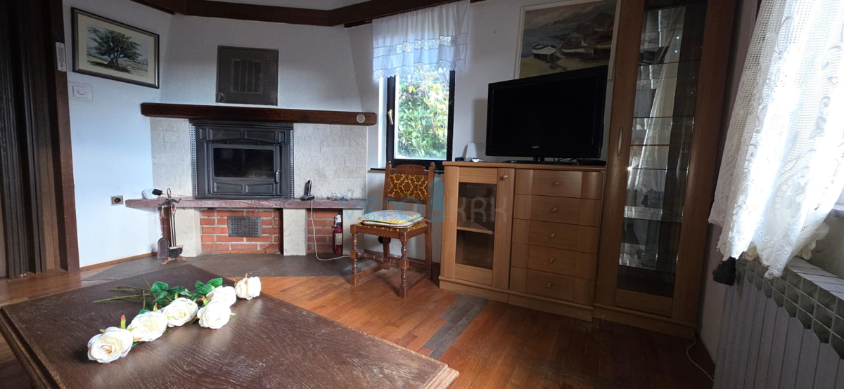 Novi Vinodolski, Bribir, casa bifamiliare 115m2 con giardino di 800m2, vendita