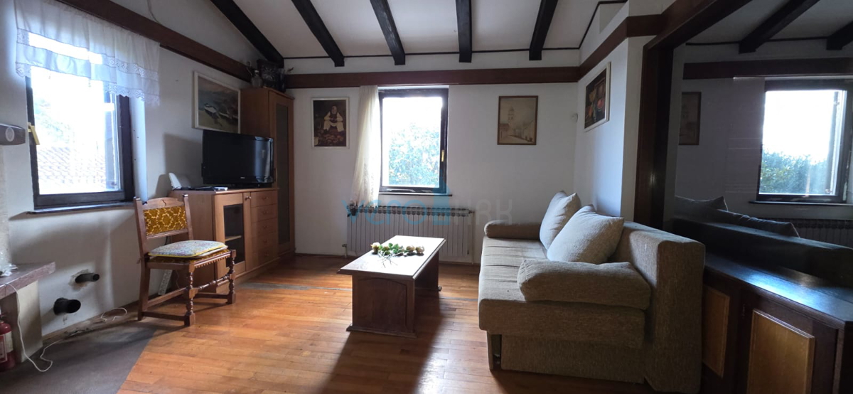 Novi Vinodolski, Bribir, casa bifamiliare 115m2 con giardino di 800m2, vendita