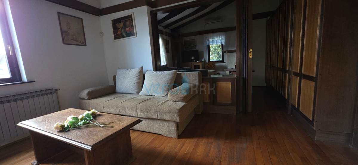 Novi Vinodolski, Bribir, casa bifamiliare 115m2 con giardino di 800m2, vendita