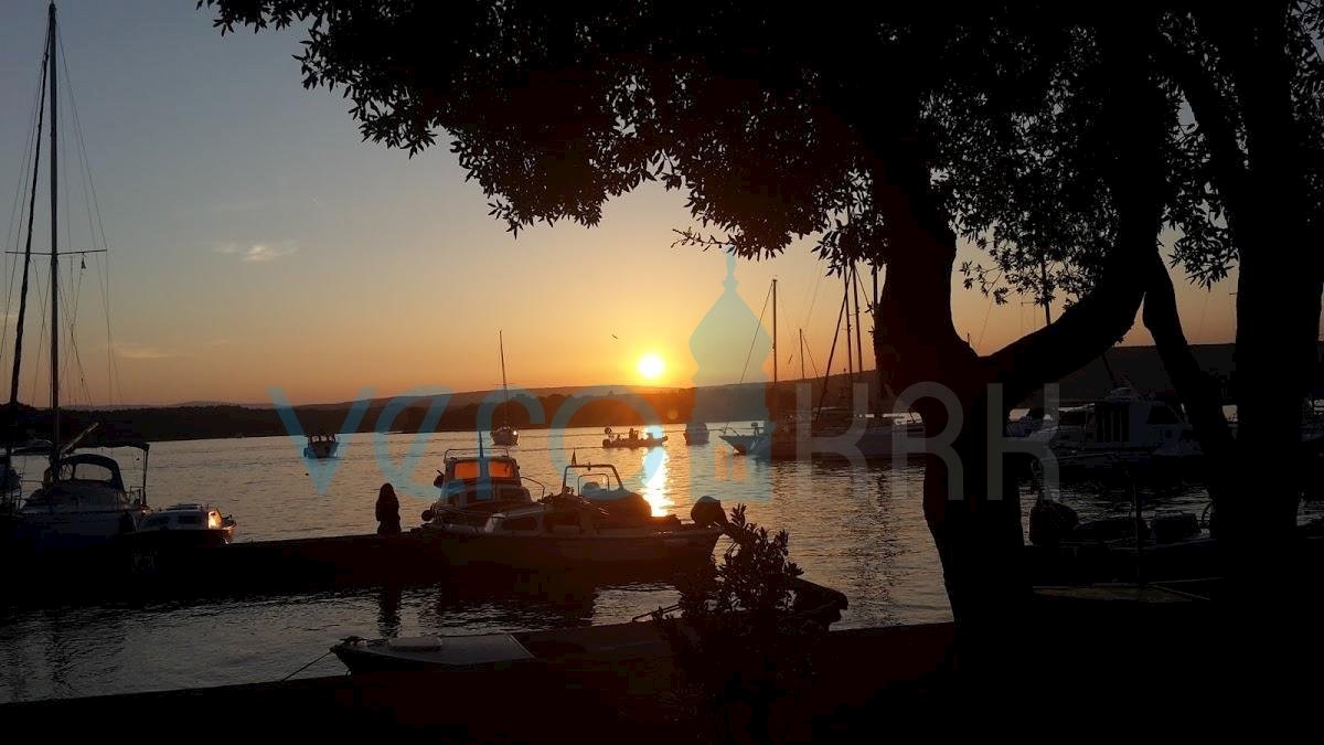 Punat, isola di Krk, in vendita o in affitto, ristorante ben consolidato sul lungomare