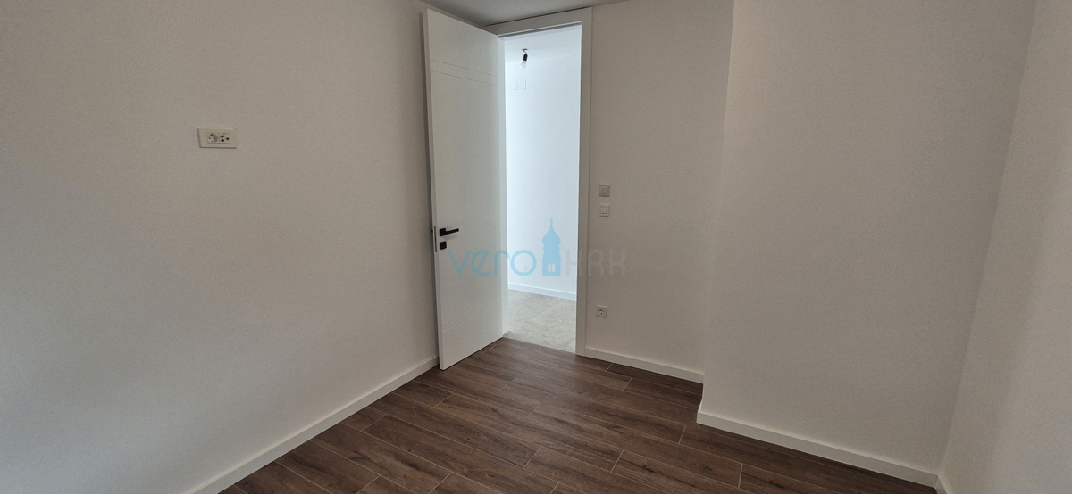 Isola di Krk, Omišalj, Appartamento al primo piano con vista mare, giardino, a 170 m dal mare, vendita