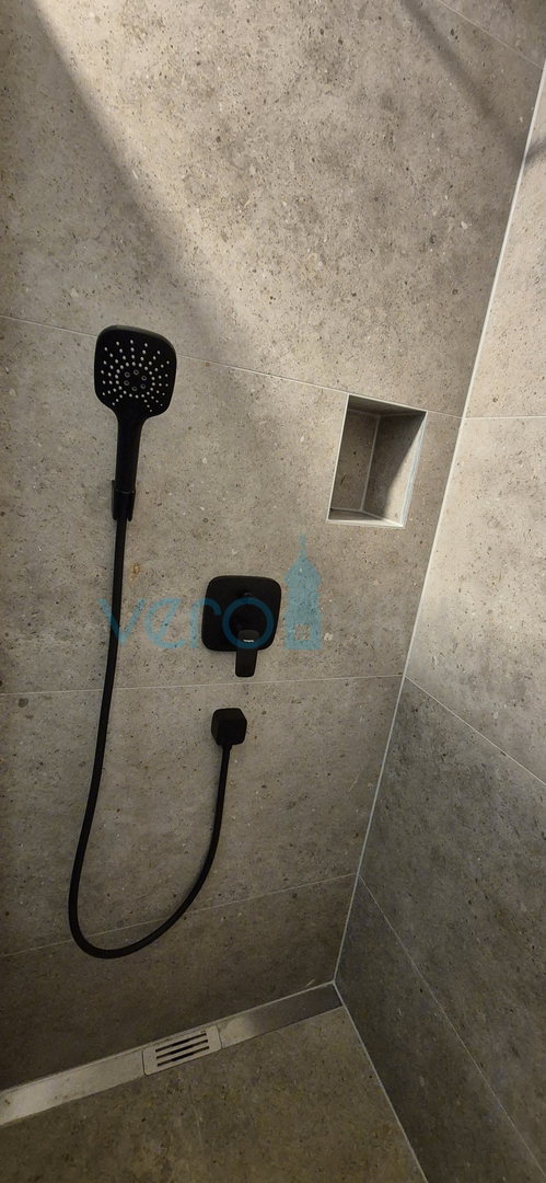 Isola di Krk, Omišalj, Appartamento al primo piano con vista mare, giardino, a 170 m dal mare, vendita