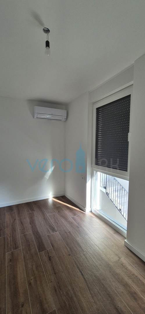 Isola di Krk, Omišalj, Appartamento al primo piano con vista mare, giardino, a 170 m dal mare, vendita