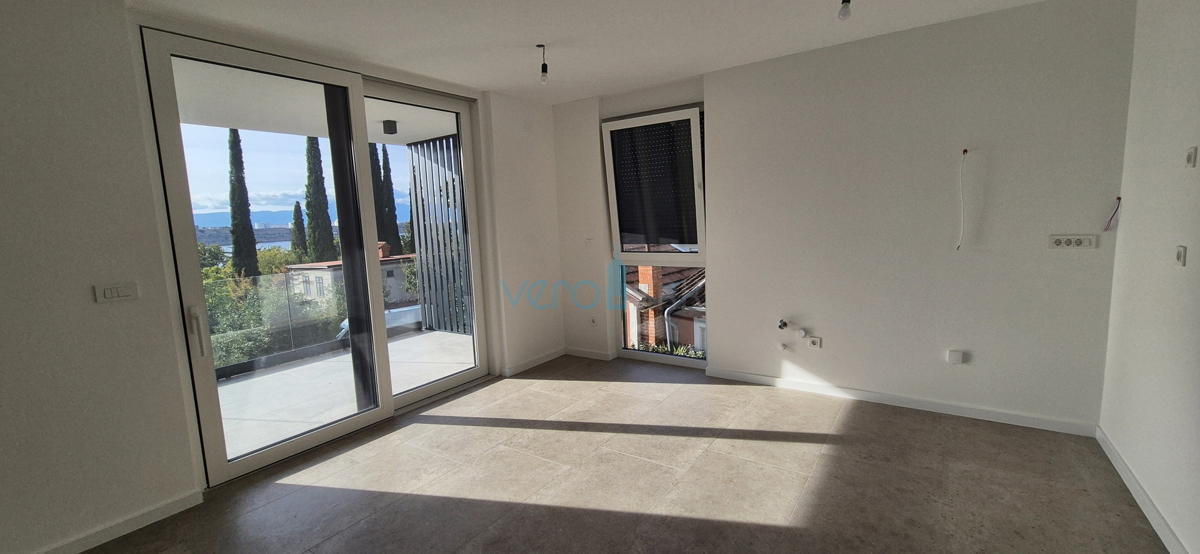 Isola di Krk, Omišalj, Appartamento al primo piano con vista mare, giardino, a 170 m dal mare, vendita