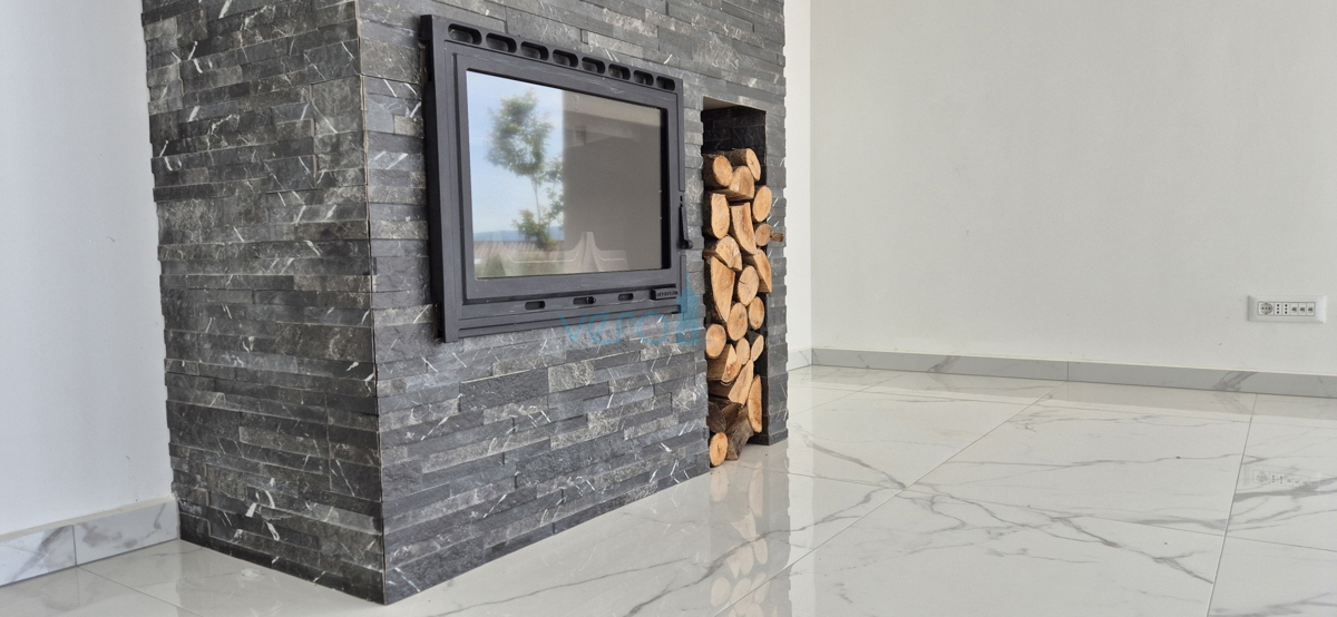 Isola di Krk, città di Krk, dintorni, villa 200m2, piscina, vista aperta, vendita