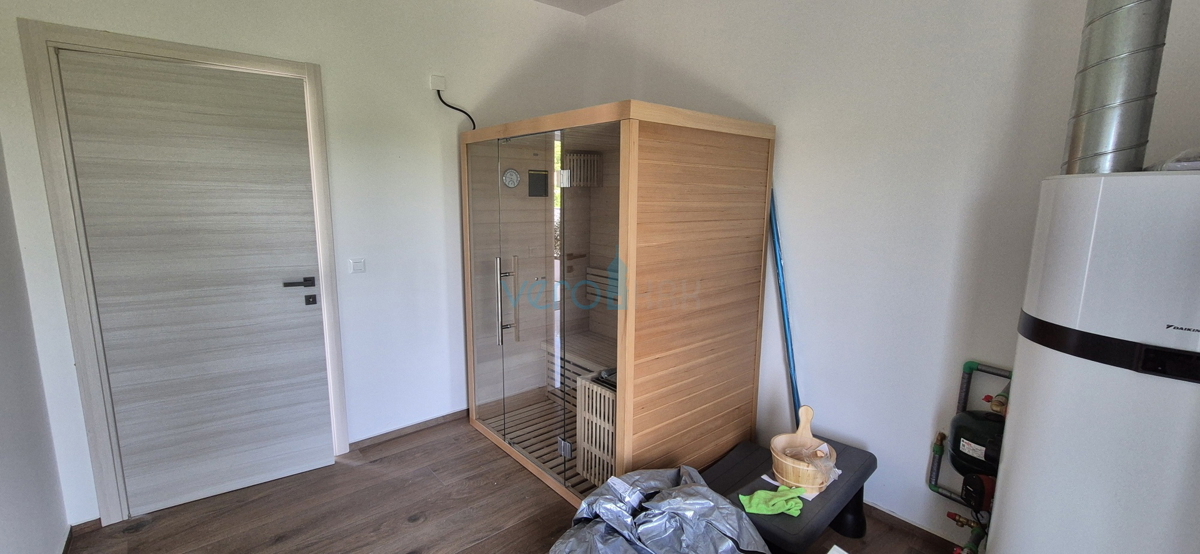 Isola di Krk, città di Krk, dintorni, villa 200m2, piscina, vista aperta, vendita