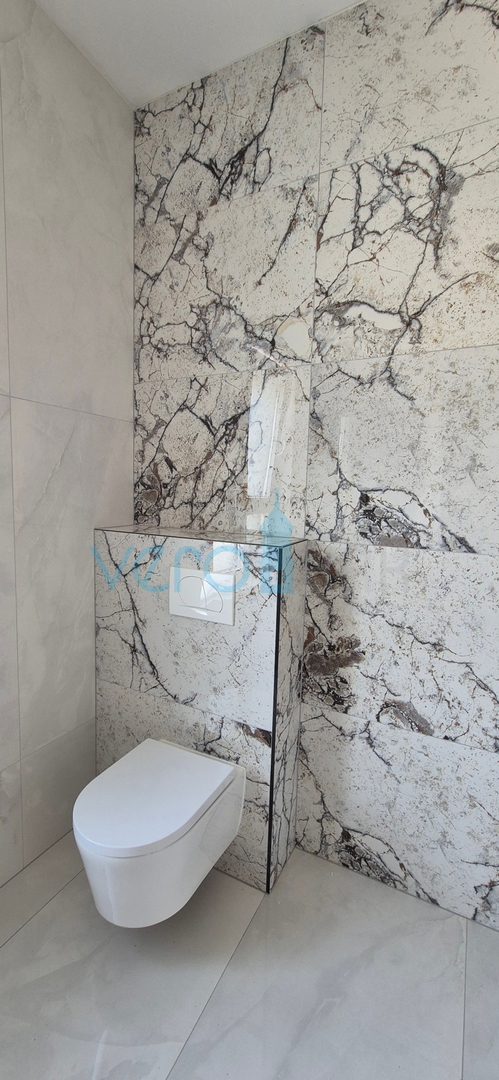 Isola di Krk, città di Krk, dintorni, villa 200m2, piscina, vista aperta, vendita