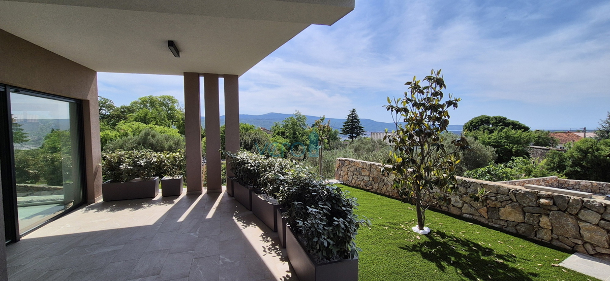 Isola di Krk, città di Krk, dintorni, villa 200m2, piscina, vista aperta, vendita