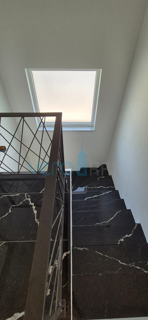 Isola di Krk, città di Krk, dintorni, villa 200m2, piscina, vista aperta, vendita