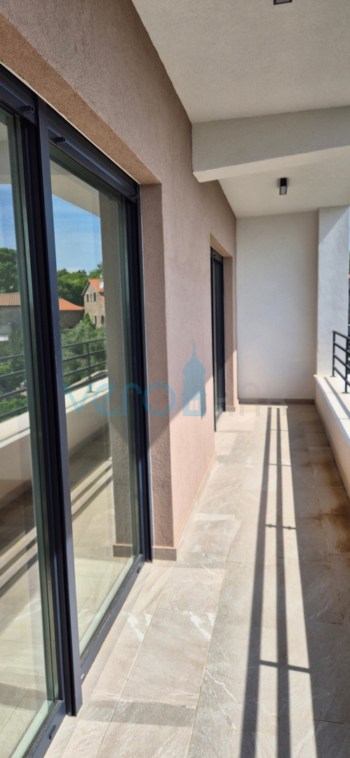 Isola di Krk, città di Krk, dintorni, villa 200m2, piscina, vista aperta, vendita