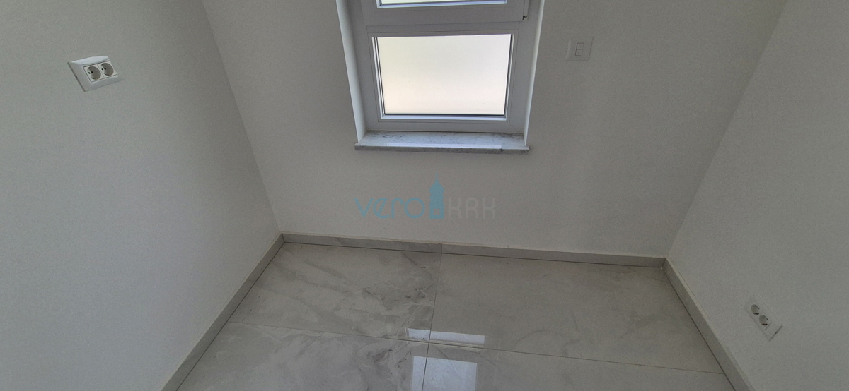 Isola di Krk, città di Krk, dintorni, villa 200m2, piscina, vista aperta, vendita