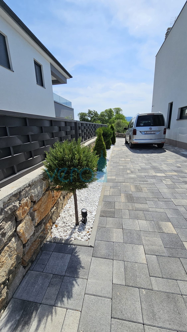 Isola di Krk, città di Krk, dintorni, villa 200m2, piscina, vista aperta, vendita