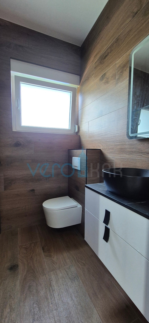 Isola di Krk, città di Krk, dintorni, villa 200m2, piscina, vista aperta, vendita