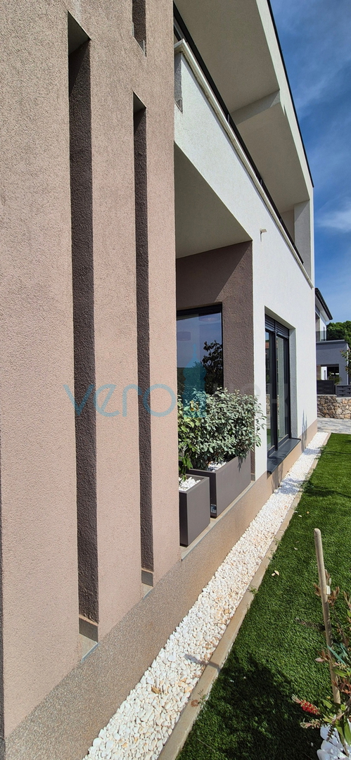 Isola di Krk, città di Krk, dintorni, villa 200m2, piscina, vista aperta, vendita