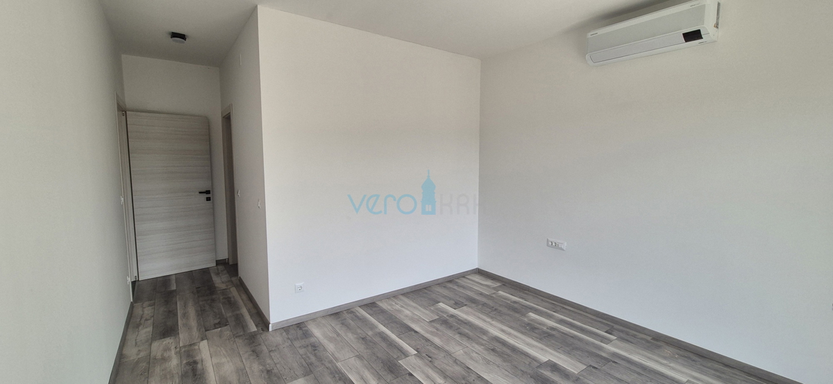 Isola di Krk, città di Krk, dintorni, villa 200m2, piscina, vista aperta, vendita