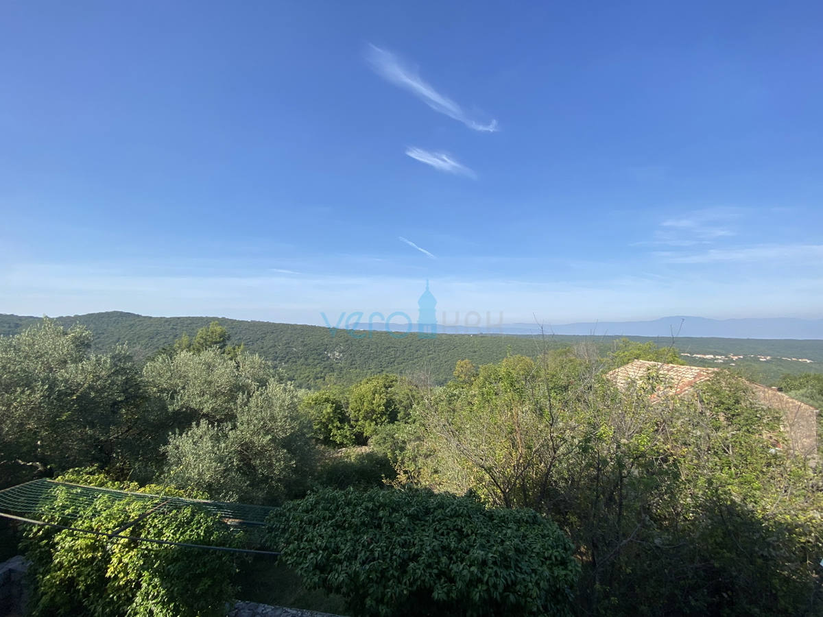 Dobrinj, Casa indipendente con giardino e vista mare, in vendita