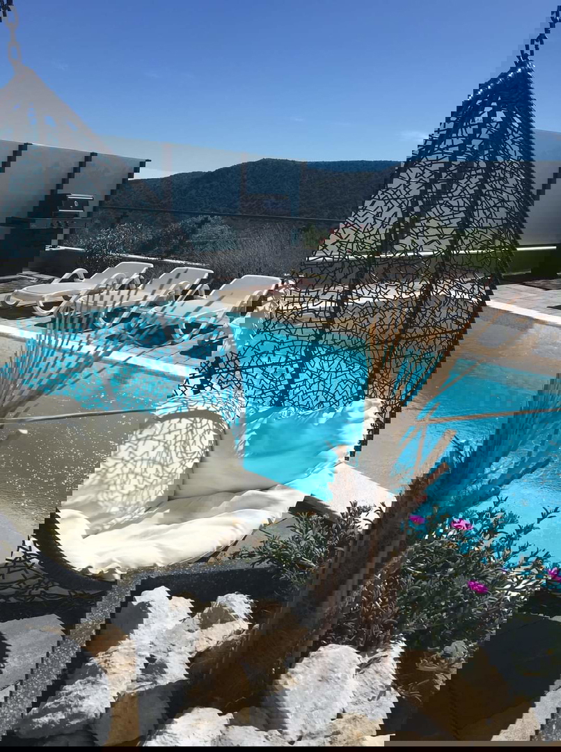 Crikvenica, entroterra - villa urbana con piscina, vendita