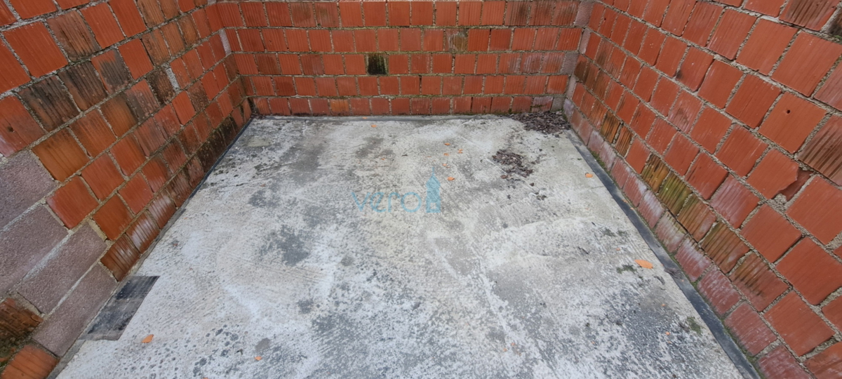 Šilo, periferia, isola di Krk, costruzione iniziata di una casa familiare, vendita