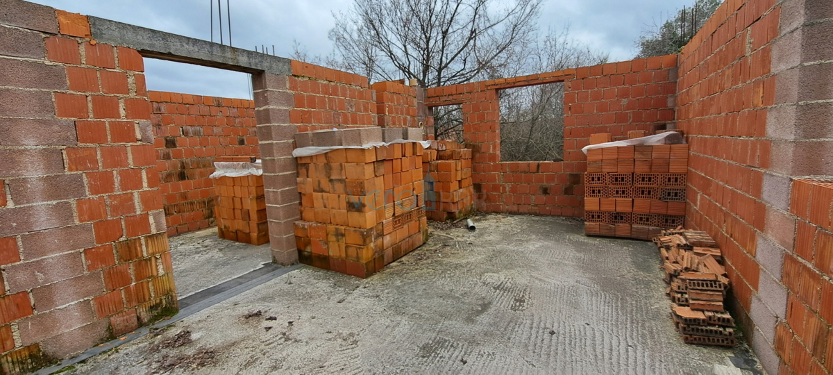 Šilo, periferia, isola di Krk, costruzione iniziata di una casa familiare, vendita