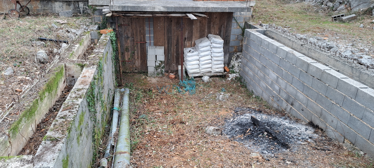 Šilo, periferia, isola di Krk, costruzione iniziata di una casa familiare, vendita