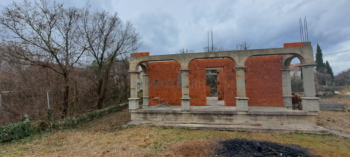 Šilo, periferia, isola di Krk, costruzione iniziata di una casa familiare, vendita