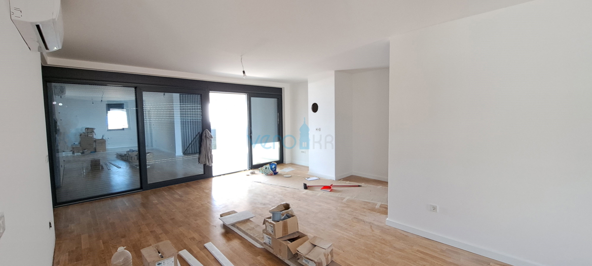 Città di Krk, moderno appartamento duplex, piscina sul tetto, terrazza, vista, nuova costruzione, vendita