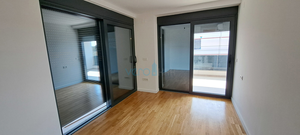 Città di Krk, moderno appartamento duplex, piscina sul tetto, terrazza, vista, nuova costruzione, vendita