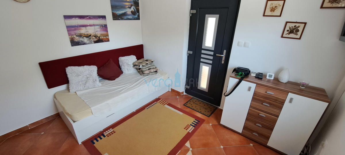Čižići, isola di Krk, appartamento 31 m2, piano terra, terrazza, in vendita
