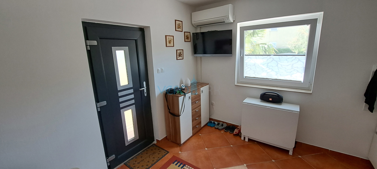 Čižići, isola di Krk, appartamento 31 m2, piano terra, terrazza, in vendita