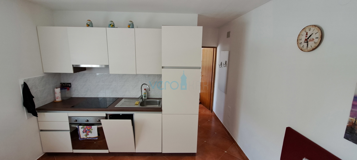 Čižići, isola di Krk, appartamento 31 m2, piano terra, terrazza, in vendita
