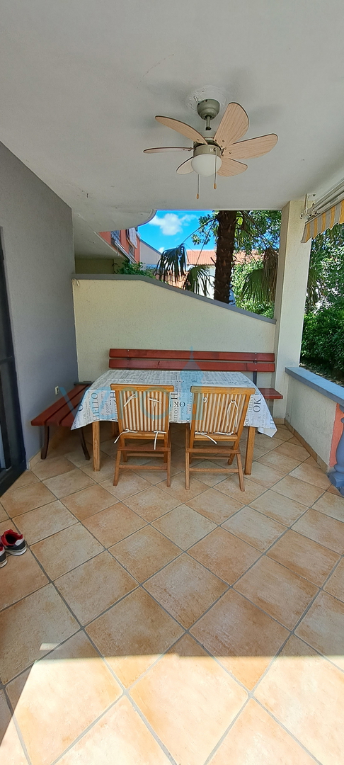 Čižići, isola di Krk, appartamento 31 m2, piano terra, terrazza, in vendita