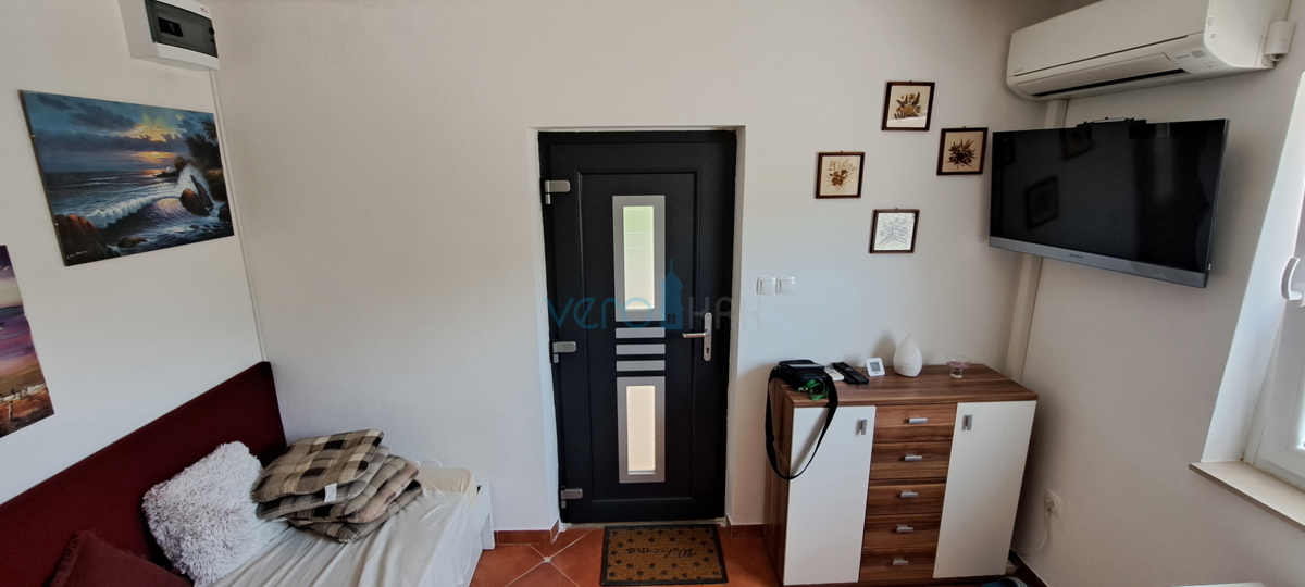 Čižići, isola di Krk, appartamento 31 m2, piano terra, terrazza, in vendita