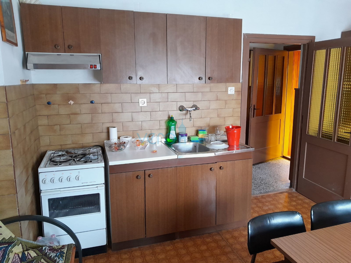 Čabar, Prezid, casa indipendente, ampio cortile, legnaia, in vendita