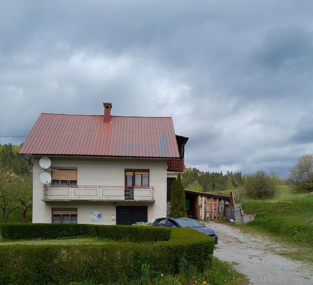 Čabar, Prezid, casa indipendente, ampio cortile, legnaia, in vendita