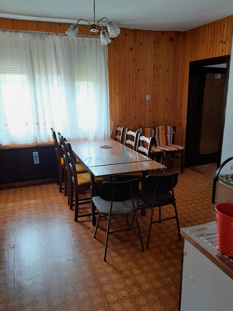 Čabar, Prezid, casa indipendente, ampio cortile, legnaia, in vendita