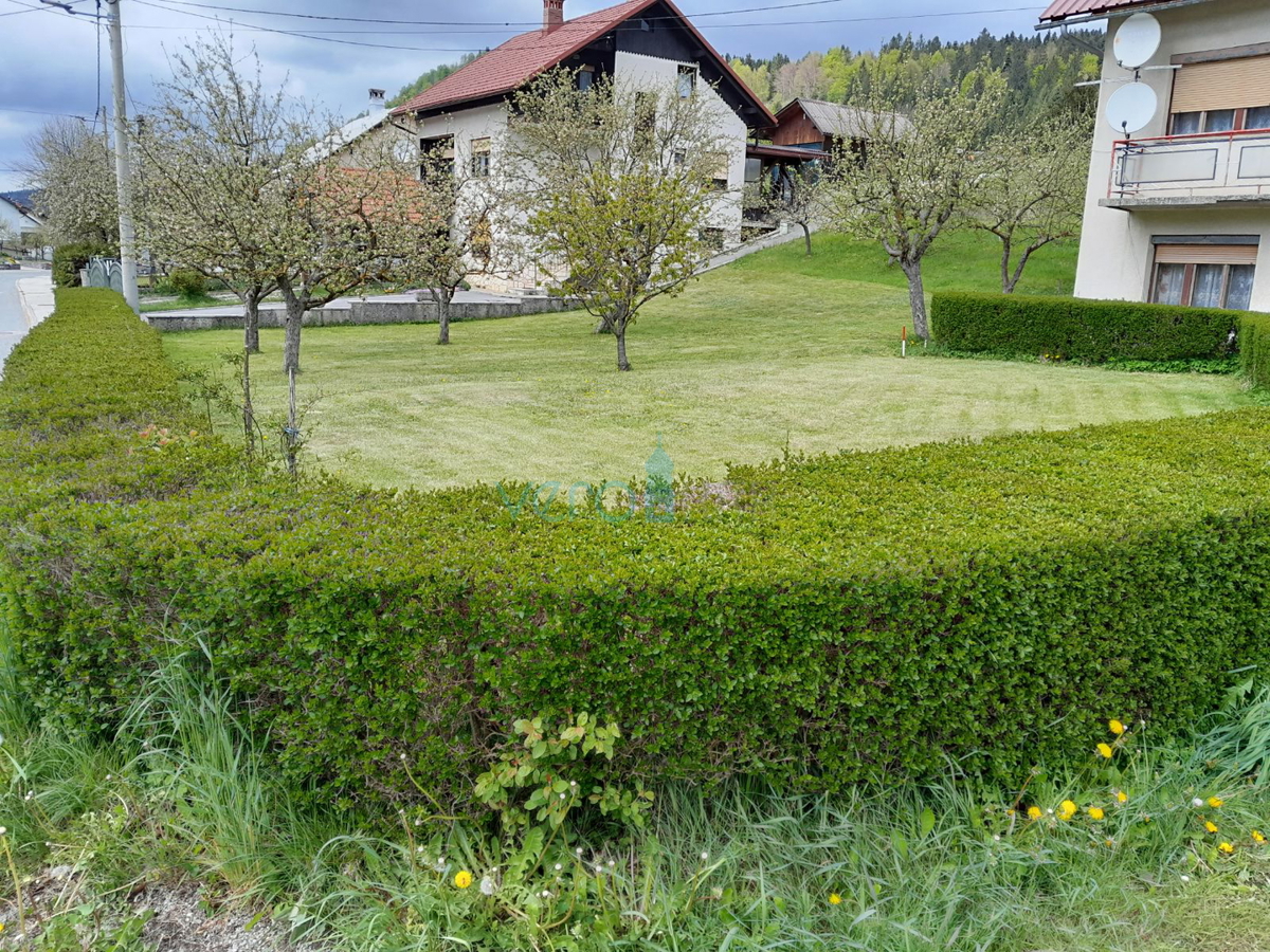Čabar, Prezid, casa indipendente, ampio cortile, legnaia, in vendita